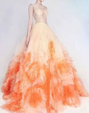 样式新颖的新娘婚纱图片大全