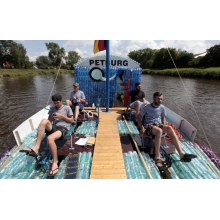 用塑料瓶DIY一艘船，并航行500英里